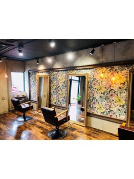 丁寧なカウンセリングで、年齢やライフスタイルに合わせた髪型をご提案◎毎日がちょっと楽しくなるヘアに♪