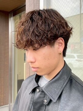 アントバイフィフス 秋田(unt by fifth) 秋田メンズパーマ波巻きスパイラルパーマセンターパートフェード