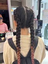 バイブス バイ ケンジ(vibes by KENJE)&nbsp;編み込みヘアアレンジ
