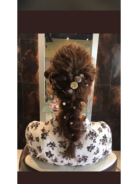 ブローニュ(Boulogne) お呼ばれヘアアレンジ☆