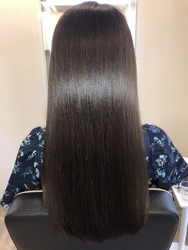 アールサロン アオヤマ(Rr SALON AOYAMA) プラチナミネコラストレート
