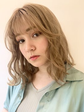 バズ(BUZZ) イルミナカラーでやわらかベージュ★鈴木千裕