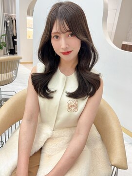 ヴェイ(VEYY.) ミディアムくびれレイヤー 【韓国/韓国ヘア/栄/学割U24】