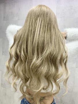 ボヤージュニケ(Voyage Nike) ベージュ×編み込みエクステ