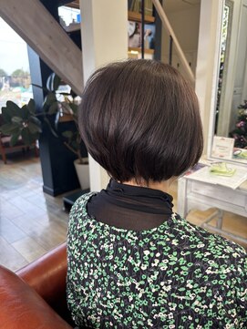 カザック(kazak) 前下がりショートボブ