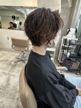 ミィ 浦和(mee) ハイライトカラー ピンクベージュ ウェーブカール ボブルフ 浦和