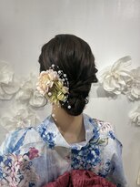 ブルームス アンジュ(Blooms Unge) ゆるっとシニヨン