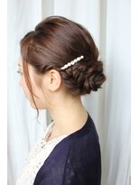 ホワイトルーム(White Room)&nbsp;フィッシュボーン&ツイストの編み込みアップスタイル♪