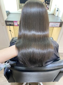 ブレイズ ザ サロン(BLAZE THE SALON) ツヤツヤノンダメージカラー!!濃いめアッシュ【BLAZE 大庭】