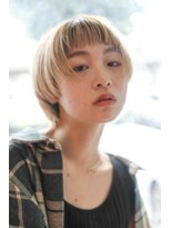 テトヘアー(teto hair) マッシュショート、ブロンド、オン眉バング