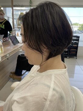 アッシュ 鶴ヶ峰1号店(Ash) 大人可愛い丸みショート