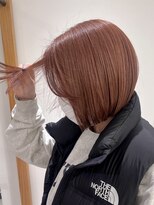 エム(M) ぱつっとボブ/すっきりボブ/前髪なしコーラルピンクブリーチ無し