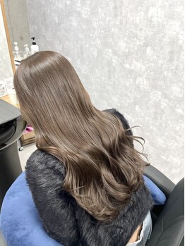 アルビス(ALBIS)の写真/【大宮駅徒歩7分】カット+髪質改善TR¥7740。傷んだ髪を徹底補修し、しっとり艶やかでまとまりのある髪質に