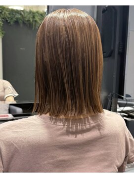 ビューシンサイバシ(VIEW SHINSAIBASHI) 透け感と束間のトレンドボブ10代20代30代