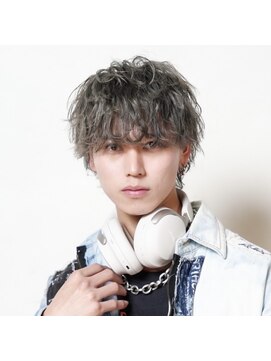 トゥルークリエイション 渋谷(True Creation SHIBUYA) ツーブロックマッシュツイストスパイラルパーマ無造作波巻き王道