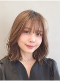 表参道ミディアムストレートニュアンスカラーアッシュグレー30代