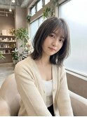 【静岡エリア】透け感グレージュの外ハネミディボブ