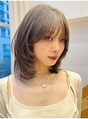 ミディアムレイヤーハッシュカットシースルーオリーブベージュ