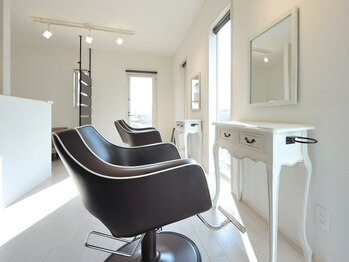 美容室 ワイズ(Y's)の写真/完全マンツーマンの施術が魅力的☆お客様1人ひとりの髪のことを考えた親身なアドバイスがうれしい♪