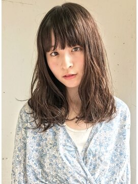 チェルシー 表参道 学生限定　ミディアムに「あまりパーマっぽく無いパーマ」