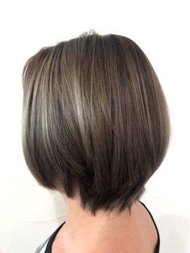 ネオリーブアオバ 高田馬場店(Neolive aoba) 【高田馬場/aoba】　ショートボブ　× グレージュ