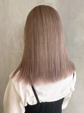 アイティーバイアルバム 八王子店(IT by ALBUM) ホワイトベージュミディアム_外ハネボブ_ba396681