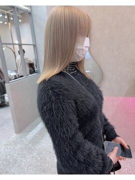 ロンド レア 天神大名店(Lond Le’a) ダブルカラー/インナーカラー/イヤリングカラー/ペールベージュ