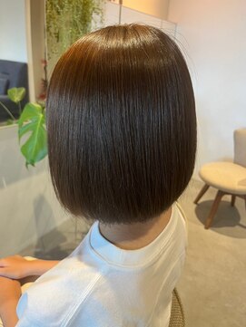 クレヨン ケース(Crayon case) 大人可愛いツヤ髪美髪ナチュラルボブストレートヘア