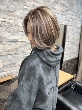 テイス 新宿(TACE) ハイライトベージュ[ネビージュ/黒髪/小顔/新宿]