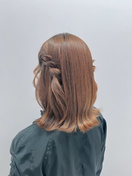 メゾン ド ノッチェ(Maison de Noche) ねじりのハーフツイン