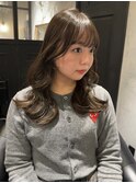 オリーブベージュカラー