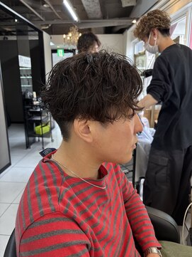 アイズ 海老名(AIZU) シャドウパーマ　スパイラルパーマ　縦落ちツイスト　波巻き