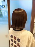 外ハネボブとピンクブラウンの大人かわいいヘア