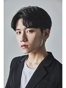 グナスティバイダムディー トウキョウ(GNASTY by DAMDEE TOKYO) ツーブロックマッシュ/波巻き/ハイライト/束感[大宮/理容室］