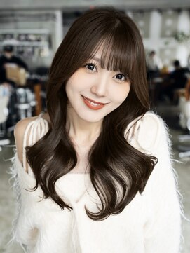 エインアンリー 明治神宮前(AIN.ANLY.) フェミニンロング大人かわいい透明感カラーレイヤーカット小顔