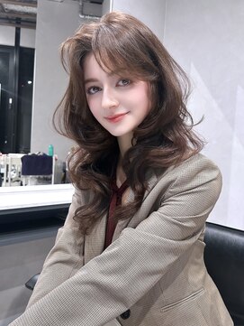 リアン バイ キートス(Lien by kiitos) ハッシュカット×フォワード巻き×まろみベージュ