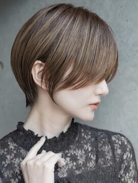 大人可愛い20代30代40代黒髪前下がりひし形小顔ボブ丸みショート