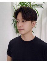 トリッカ シブヤ(TRICCA SHIBUYA)&nbsp;センターパート/ハイライト/刈り上げ