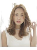 フェミニンベージュ