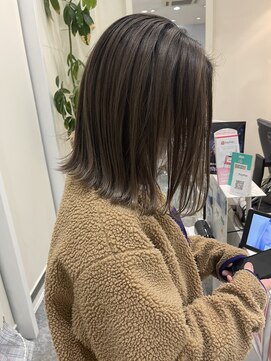 美容室 サワコ 国府店(SAWAKO) シャドウルーツ【シルバーベージュ】