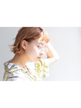 透明感のあるデザインカラーでトレンド感たっぷりのスタイルに♪お客様の“なりたい”を一緒に叶えます！