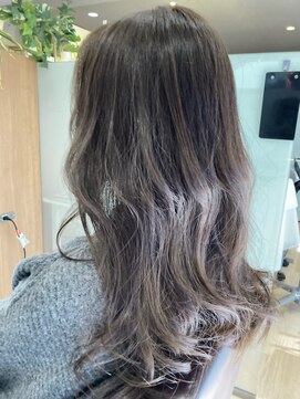 エル バイ ファースト(L by first) 【L by first】赤みキャンセルシルバー