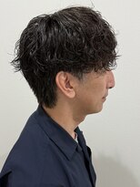 ヒュイル バイ ニアウ(Hwyl by Niau) メンズマッシュパーマニュアンスパーマシャドウパーマ刈り上げ