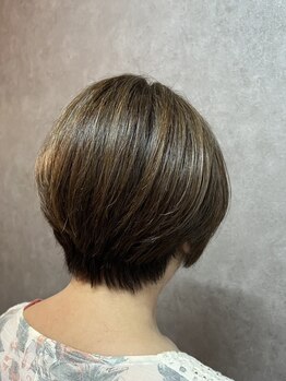 【アルテマ取り扱い】ダメージを最小限に抑えながら美しく染まるグレイカラー！おしゃれな白髪ぼかしも◎