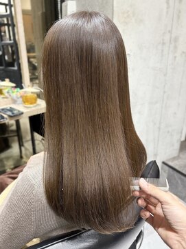 ディーエックス ウエスト(Dxxxx WEST) 透明感ベージュ /顔周りカット/レイヤーカット/イルミナカラー