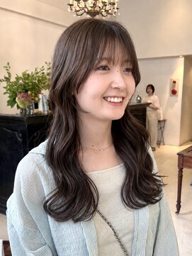アンジェリカ(Angelica) 赤みのない柔らかベージュ
