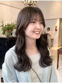 赤みのない柔らかベージュ