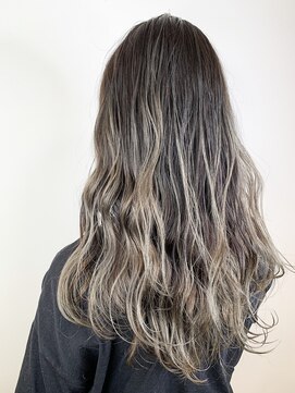 チェレ ロッソ 金剛店(Chere rosso) バレイヤージュ×パールベージュ