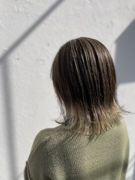 ロンド(Le rond) モノトーンアッシュのハイライトスタイル