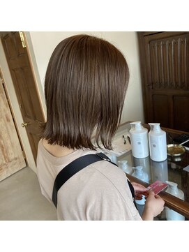 バショ(ba sho) ちょうど良い長さの切りっぱなしボブ カールボブ